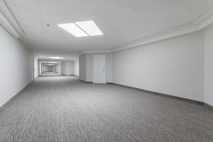 More Photos Of 550-630 Freeport Ave, Elk River Storefront Retail Office For Lease