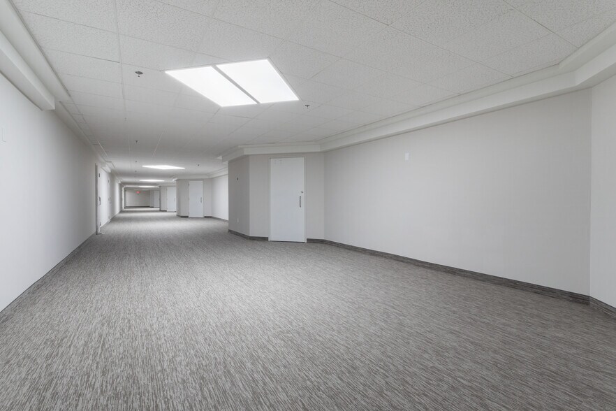 More Photos Of 550-630 Freeport Ave, Elk River Storefront Retail Office For Lease