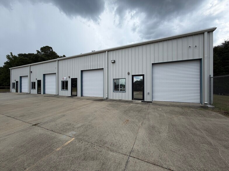 More Photos Of 219 Challenge Ave, Prattville Warehouse For Lease