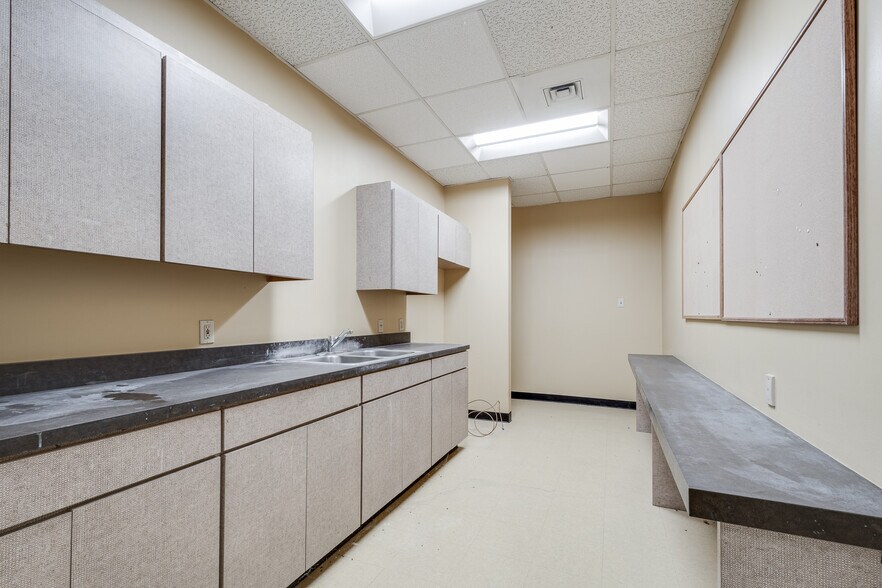 More Photos Of 22475 Community Dr, New Caney Medical For Sale