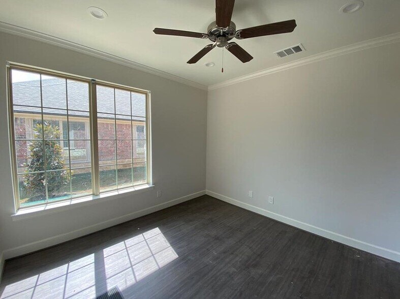 More Photos Of 8751 Collin McKinney Pky, McKinney Office Residential For Lease