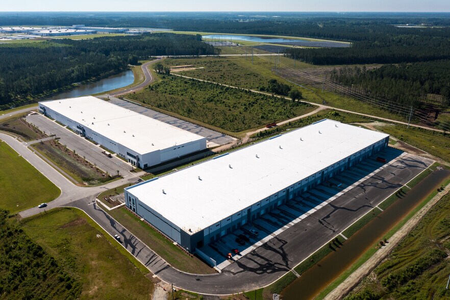 More Photos Of 151 Plug in Dr, Ridgeville Distribution For Lease