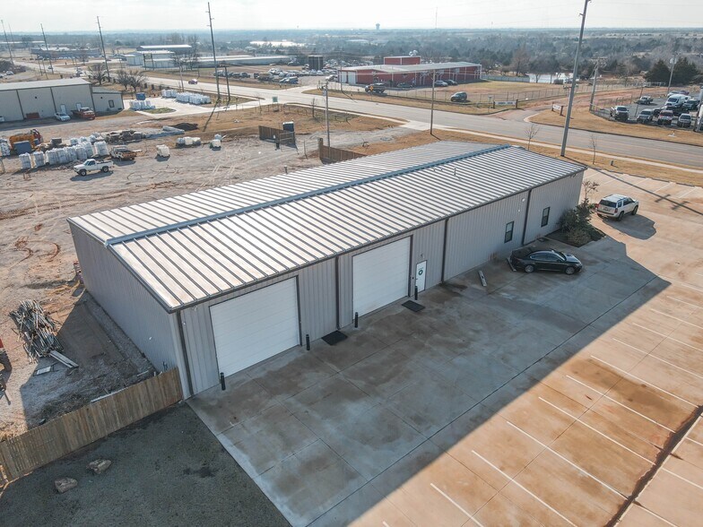 More Photos Of 9808 S Sunnylane Rd, Moore Office For Sale