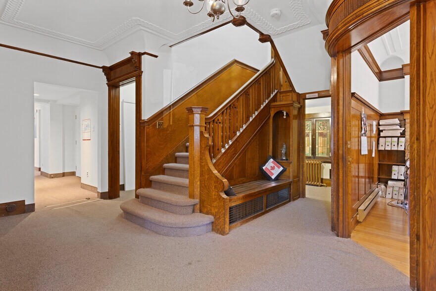 More Photos Of 307 Gilmour St, Ottawa Office For Sale