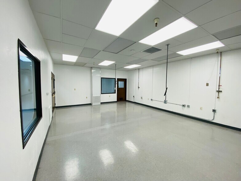 More Photos Of 101 Cooper Ct, Los Gatos Research And Development For Lease