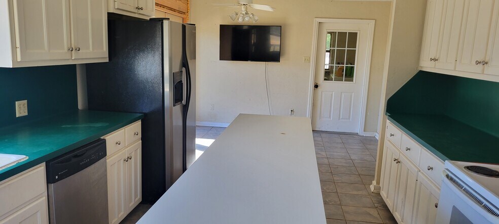 More Photos Of 766 County Road 4640, Winnsboro Specialty For Sale