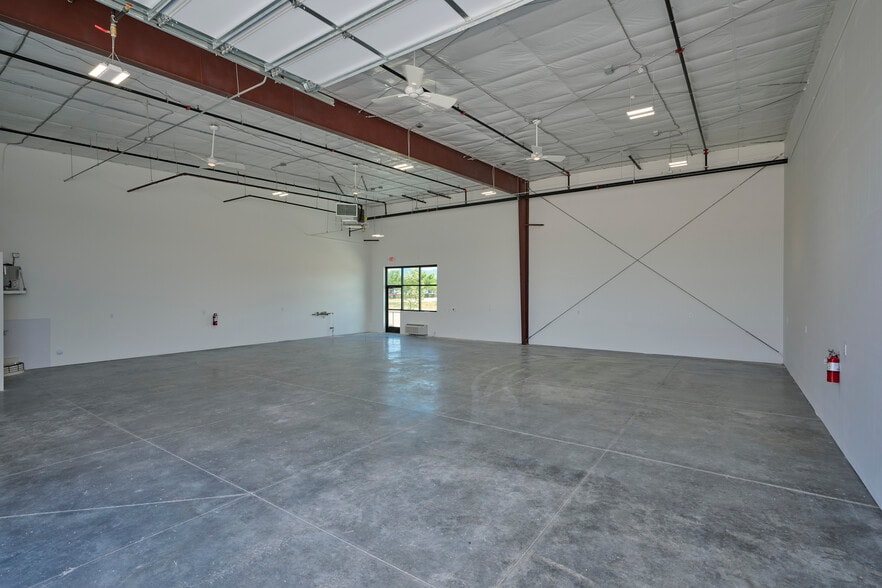 More Photos Of 2007 S Saturn Way, Boise Warehouse For Sale