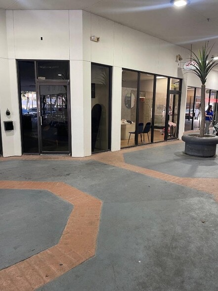 More Photos Of 2901 N 10th St, McAllen Storefront For Lease