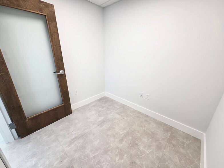 More Photos Of 500 SE Osceola St, Stuart Medical For Lease