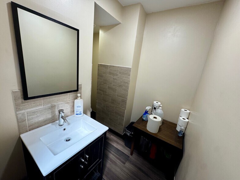 More Photos Of 6307 Fresh Pond Rd, Ridgewood Auto Repair For Sale