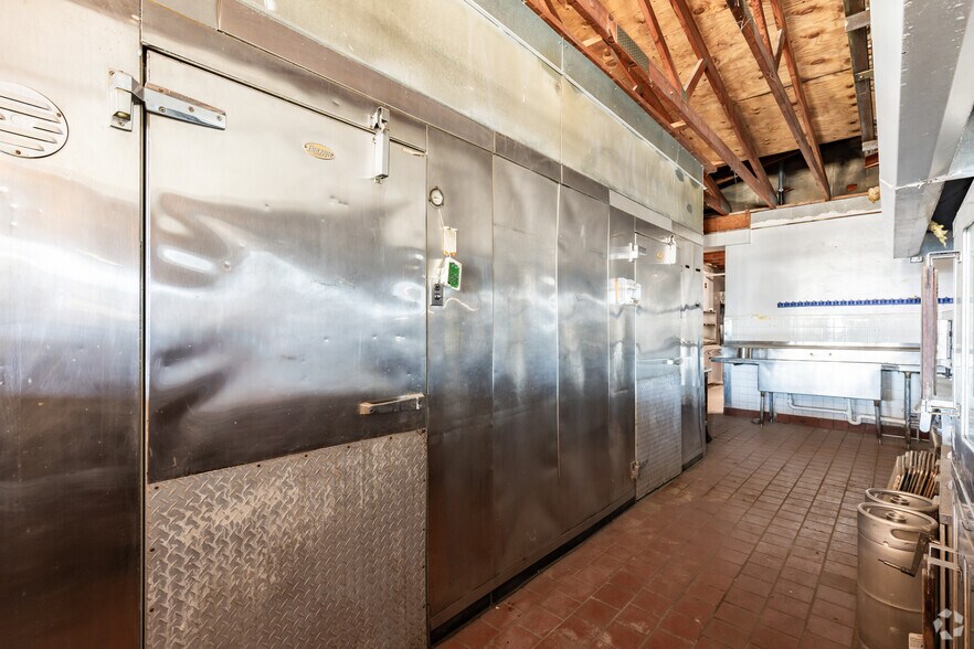 More Photos Of 950 J Clyde Morris Blvd, Newport News Hotel For Sale