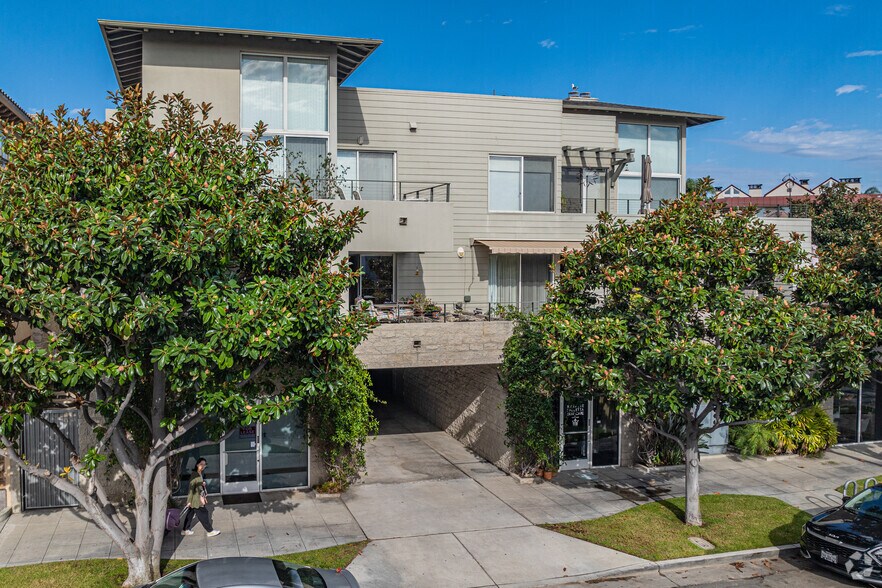 More Photos Of 1220-1222 1st St, Coronado Apartments For Sale