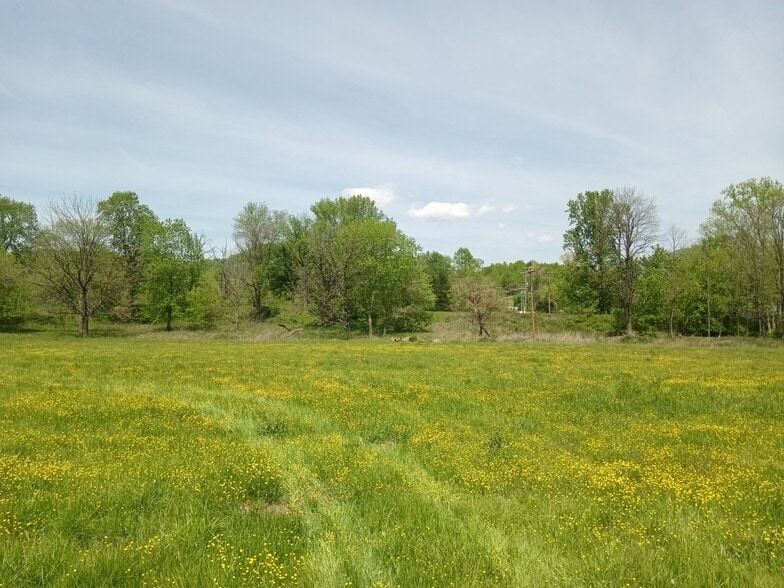 More Photos Of 1 Water St, Old Fort Distribution For Lease