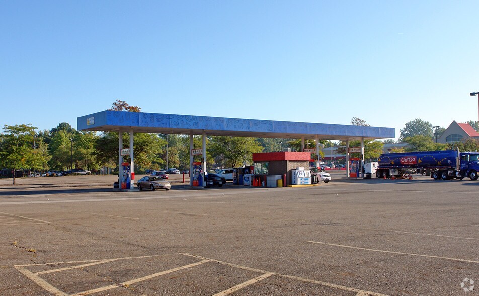 More Photos Of 11-45 5th St SE, Barberton Unknown For Lease