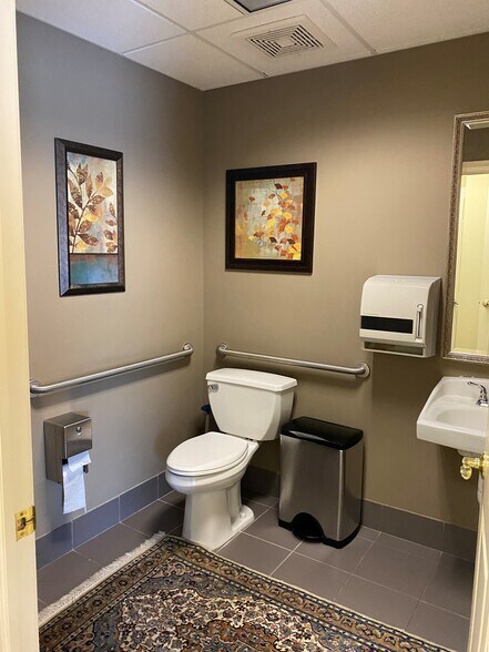 More Photos Of 211 Somerville Rd, Bedminster Office For Sale