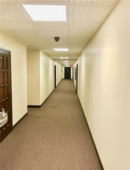 More Photos Of 1395 E Dublin Granville Rd, Columbus Office For Lease