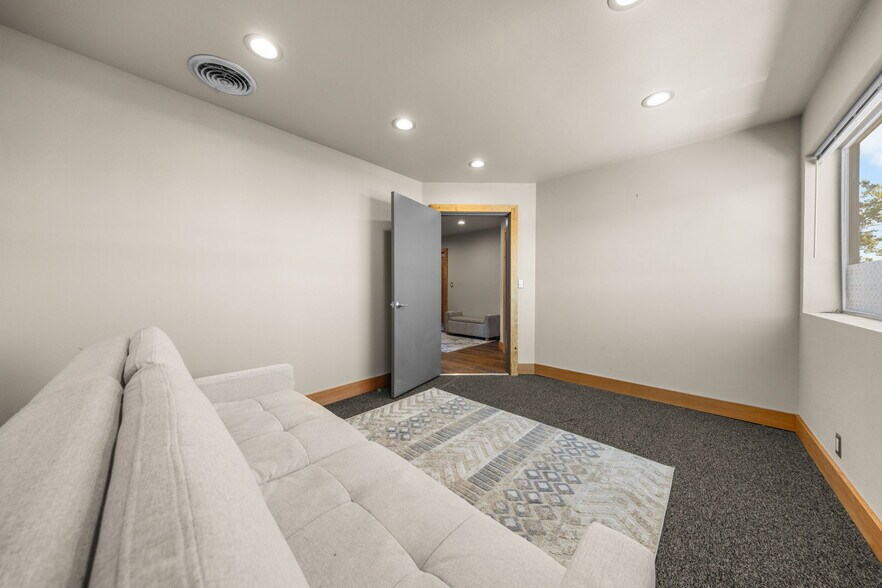 More Photos Of 354 NE Greenwood Ave, Bend Office Residential For Sale