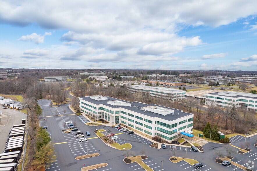 More Photos Of 4 Walnut Grove Dr, Horsham Township Office For Lease