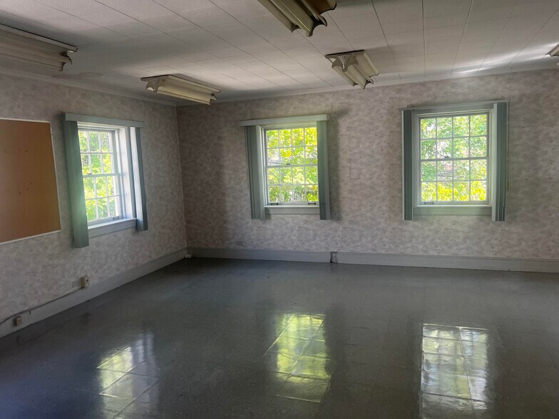 More Photos Of 257 New Dorp Ln, Staten Island Bank For Sale