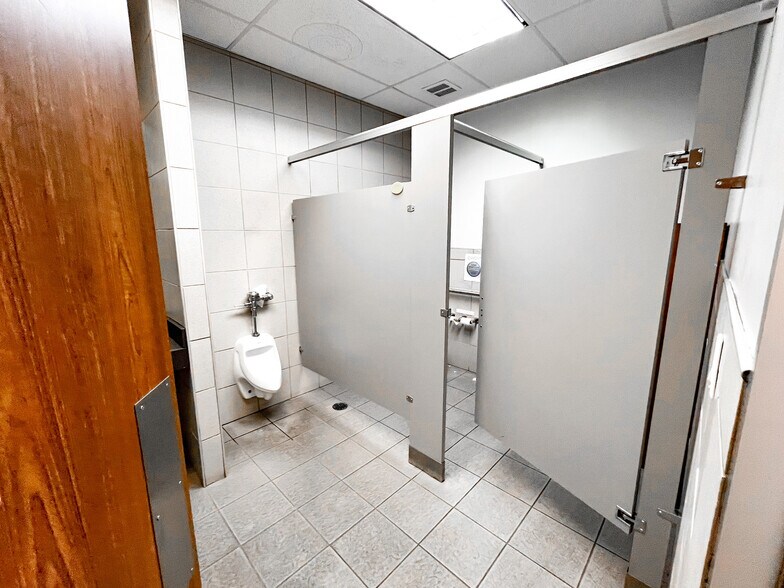 More Photos Of 7995 E Interstate 20 E, Odessa Warehouse For Lease