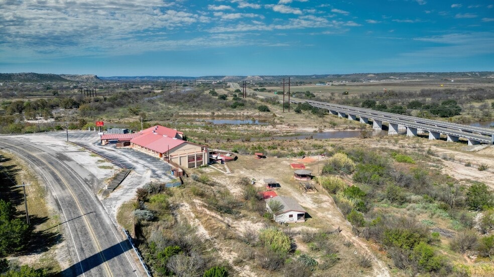 More Photos Of 111 Martinez St, Junction Hotel For Sale