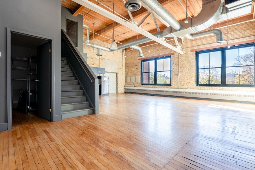 More Photos Of 219 Dufferin St, Toronto Loft Creative Space For Lease