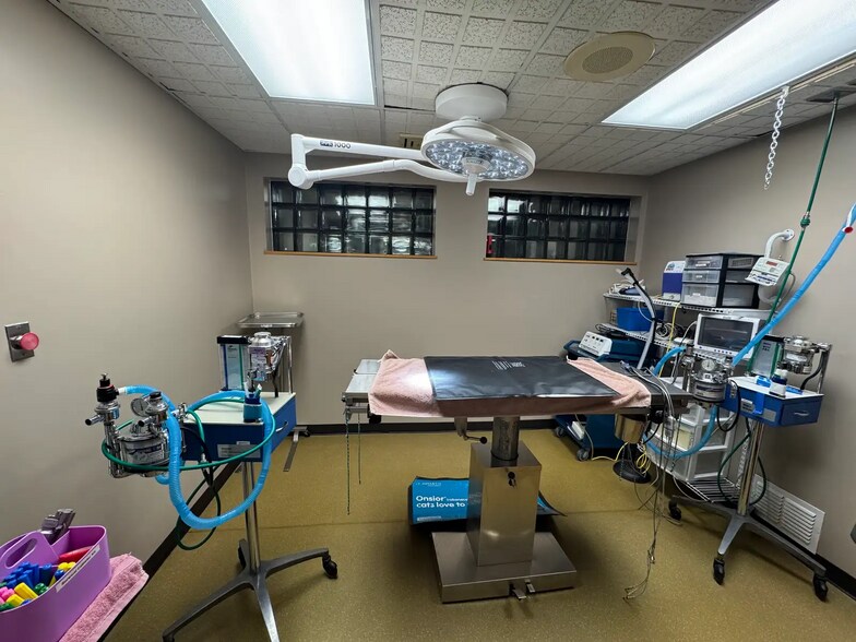 More Photos Of 6273 W River Rd NE, Belmont Veterinarian Kennel For Sale