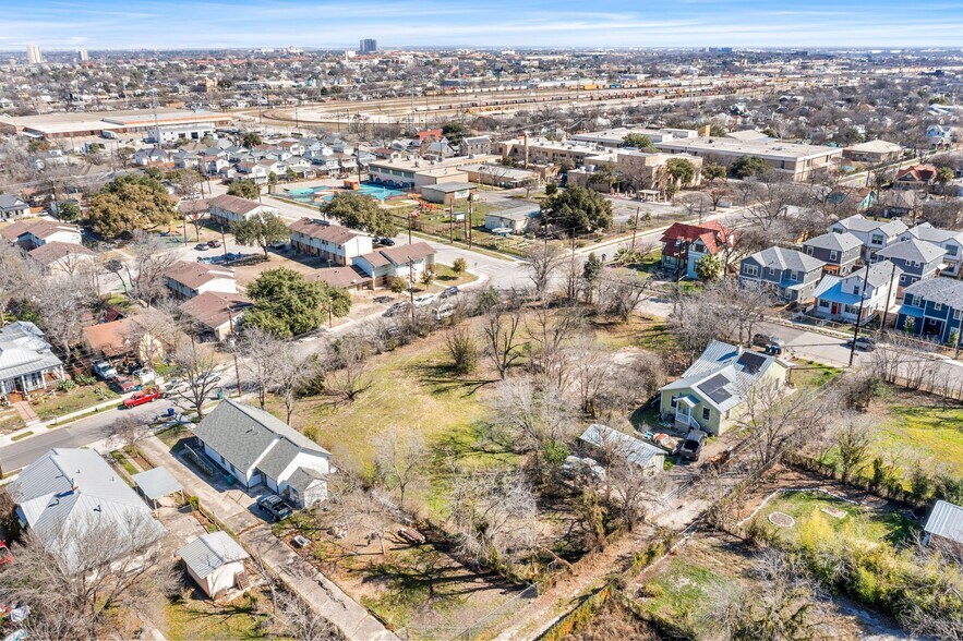 More Photos Of 931 N Olive St, San Antonio Land For Sale