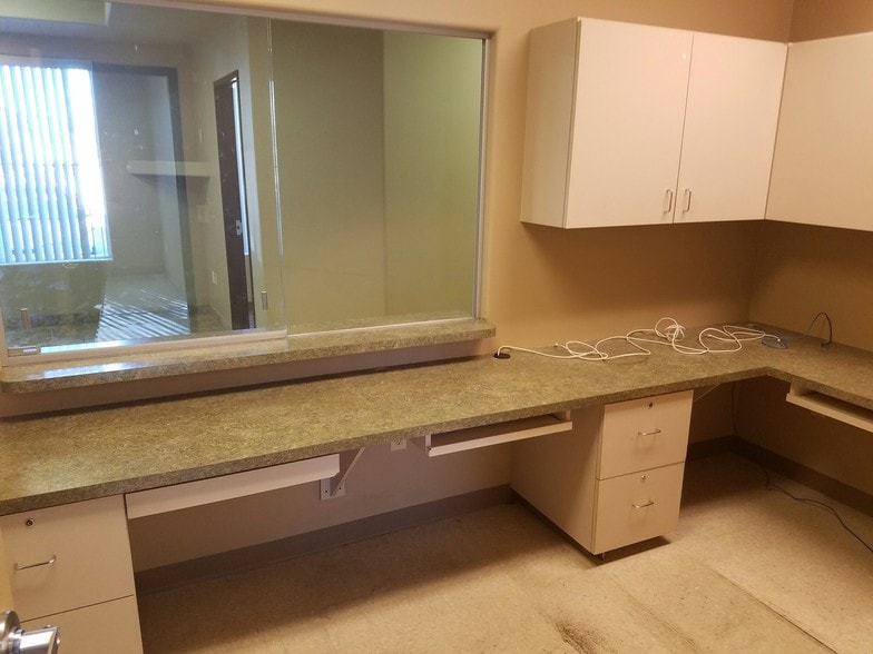 More Photos Of 220 E Horizon Dr, Henderson Medical For Lease