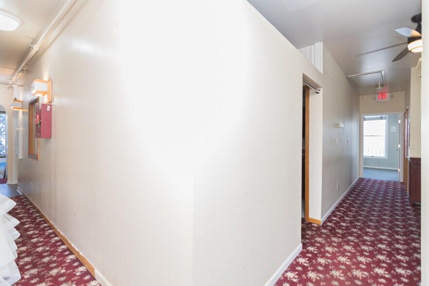 More Photos Of 2415 N Richmond St, Appleton Freestanding For Sale