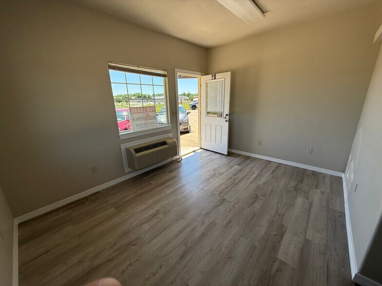 More Photos Of 5204 Jacquelyn Ln, Bartlesville Office For Lease
