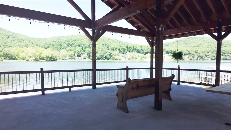 More Photos Of 11 Lakeside Dr E, Belvidere Restaurant For Sale