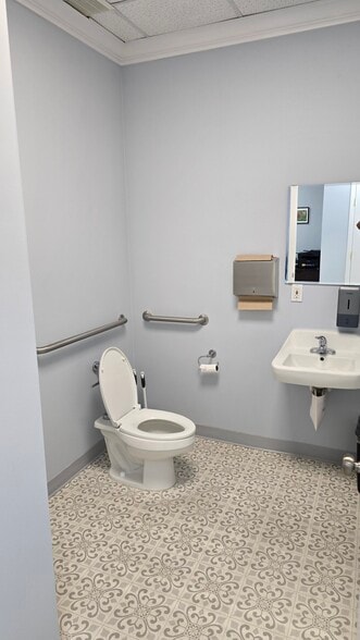 More Photos Of 44335 Premier Plz, Ashburn Medical For Sale