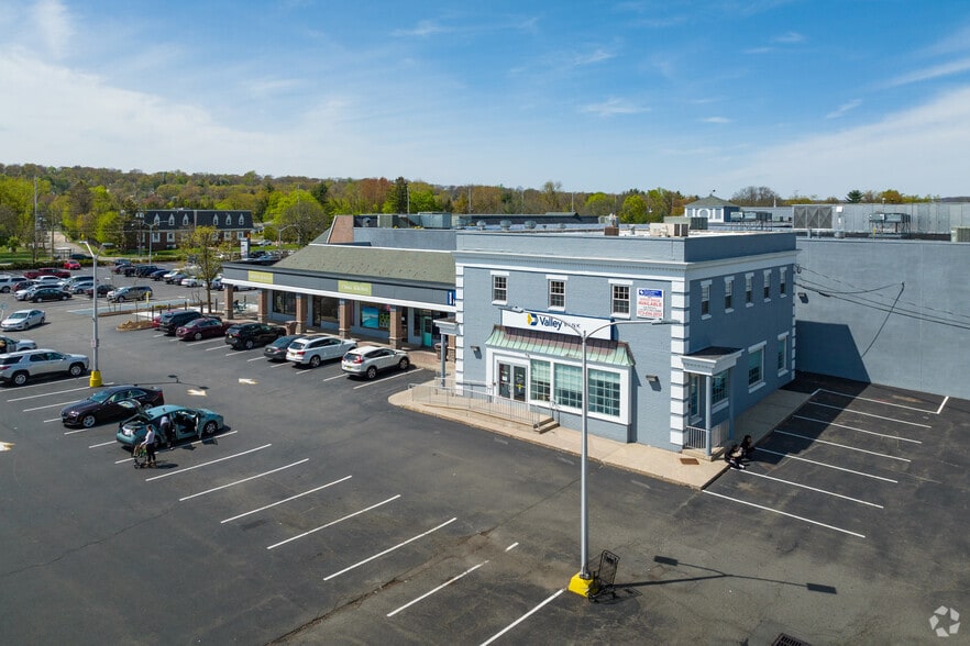 More Photos Of 560-600 Valley Rd, Wayne Unknown For Lease