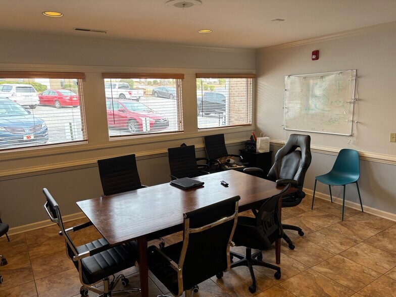 More Photos Of 30 Pointe Cir, Greenville Medical For Lease