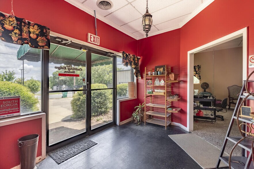 More Photos Of 111 Hudson St, Americus Office For Sale