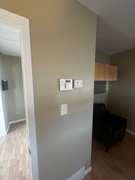 More Photos Of 3049 S Service Dr, Red Wing Loft Creative Space For Lease