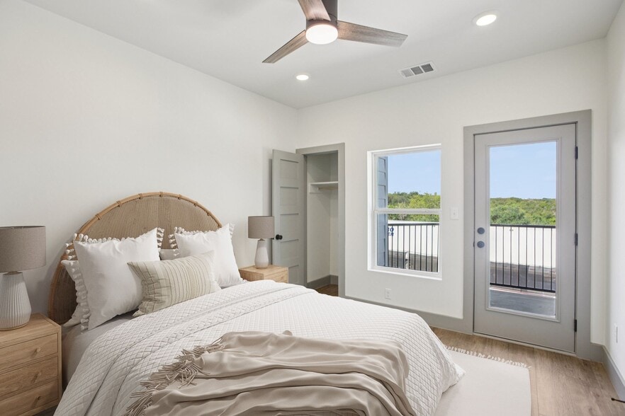 More Photos Of 2450 Wickersham Ln, Austin Apartments For Sale