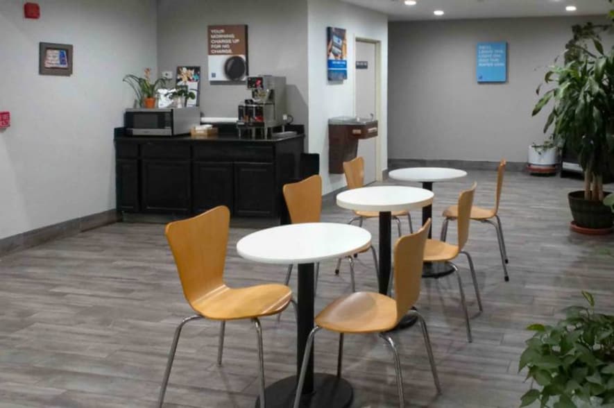 More Photos Of 520 W Desmond St, Winslow Hotel For Sale