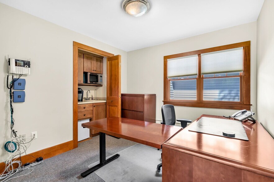 More Photos Of 530 Great Rd, Acton Office For Lease