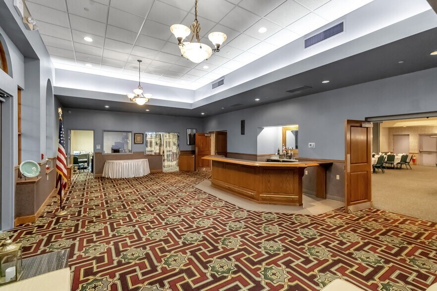 More Photos Of 672 Wehrle Dr, Buffalo Restaurant For Sale