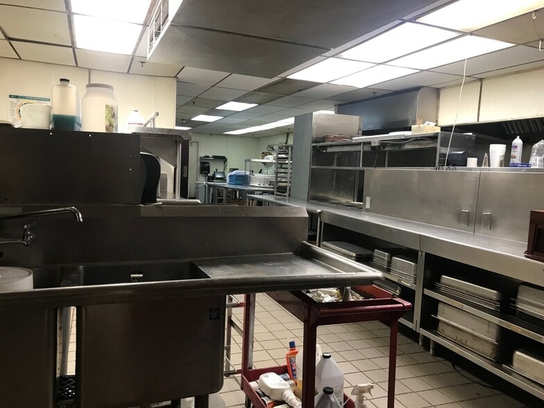 More Photos Of 2651 W Jefferson, Trenton Restaurant For Lease