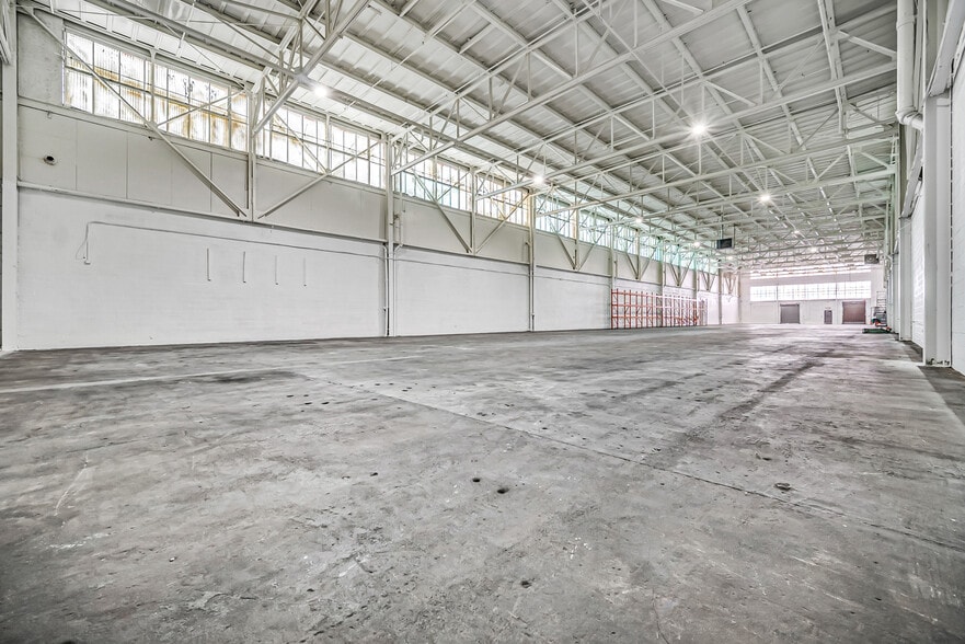 More Photos Of 799 E 73rd St, Cleveland Warehouse For Lease