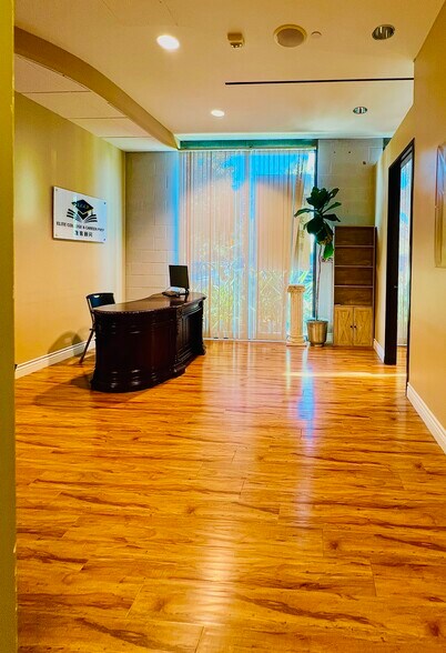 More Photos Of 950 Roosevelt Ave, Irvine Loft Creative Space For Sale