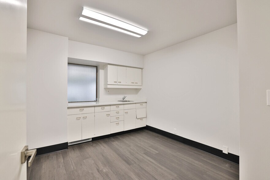 More Photos Of 2504 Samaritan Dr, San Jose Medical For Lease