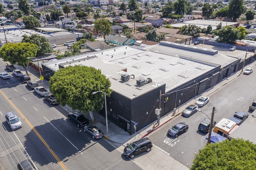 More Photos Of 5855-5859 E Compton Ave, Los Angeles Showroom For Lease