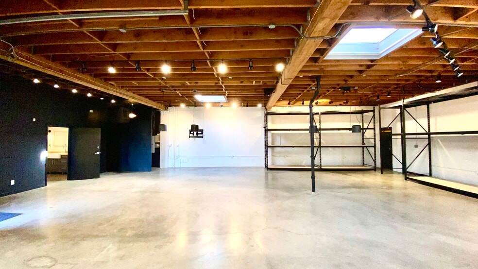 More Photos Of 216 N Tillamook St, Portland Flex For Lease