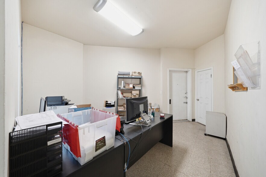 More Photos Of 5413 Washington Blvd, Los Angeles General Retail For Sale