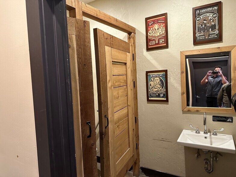 More Photos Of 2606 Spring Cypress Rd, Spring Warehouse For Sale