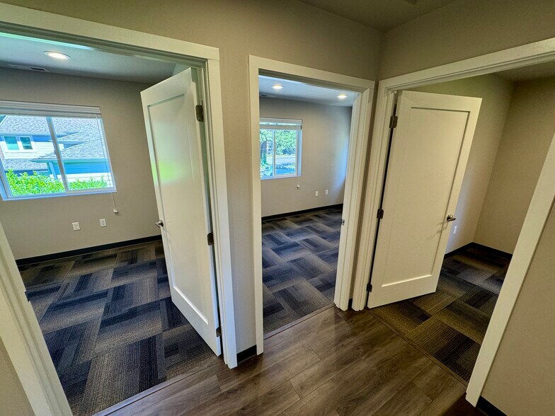 More Photos Of 6500 SW Beaverton-Hillsdale Hwy, Portland Office For Sale